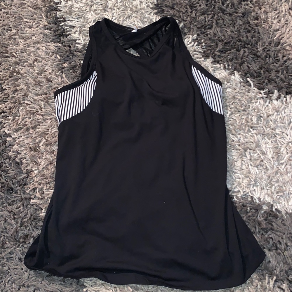 Lucy gym topper built in bra size L good cond sheer back
